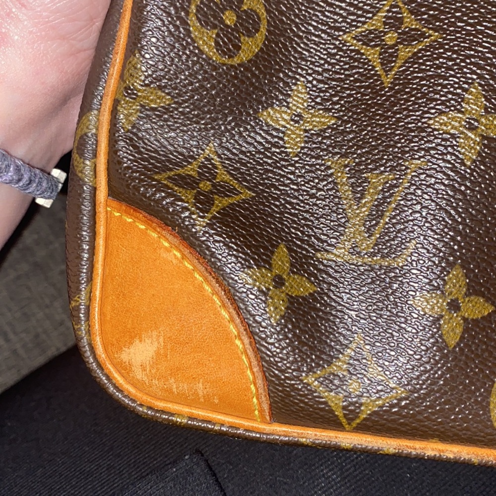 Loui Vuitton crossbody purse - Picture 2 of 11